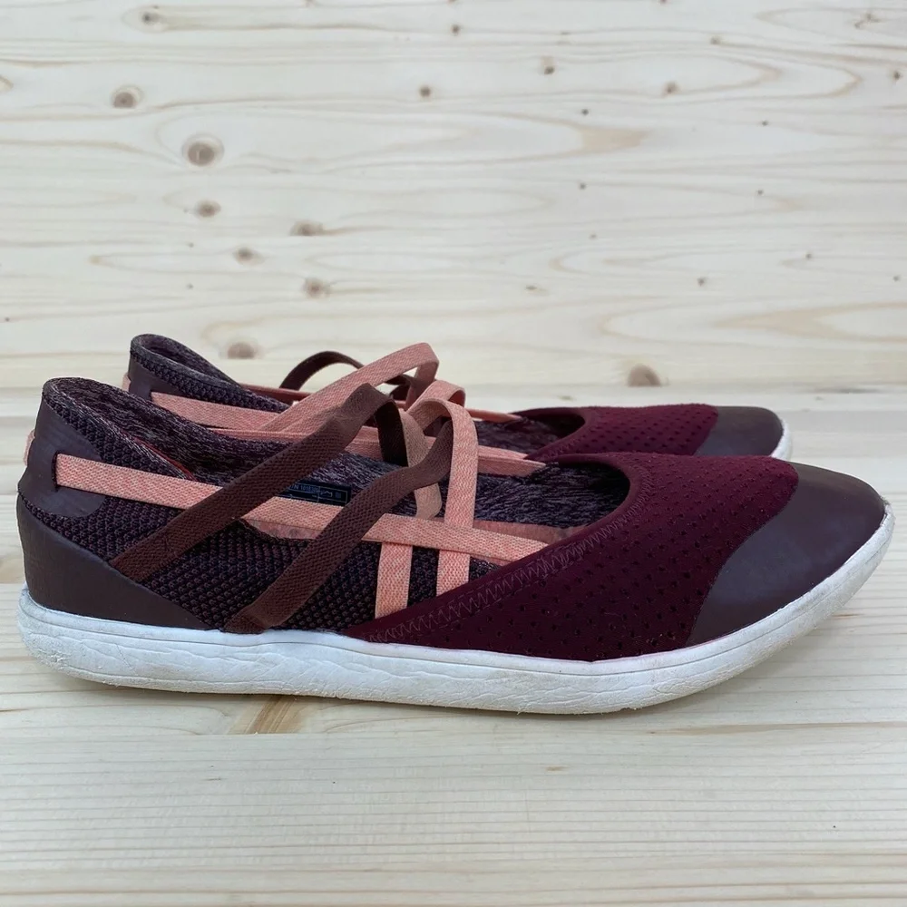 Women’s Burgundy & Pink Cross-Strap Casual Flats